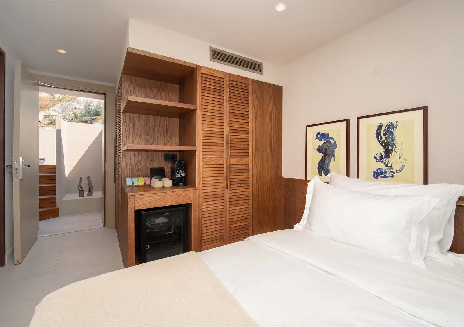 Mountain & Partial Sea View Terrace Room — Oumu Beach House
