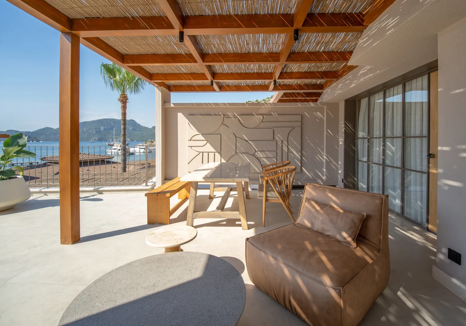 Grand Terrace Mountain View Room — Oumu Beach House