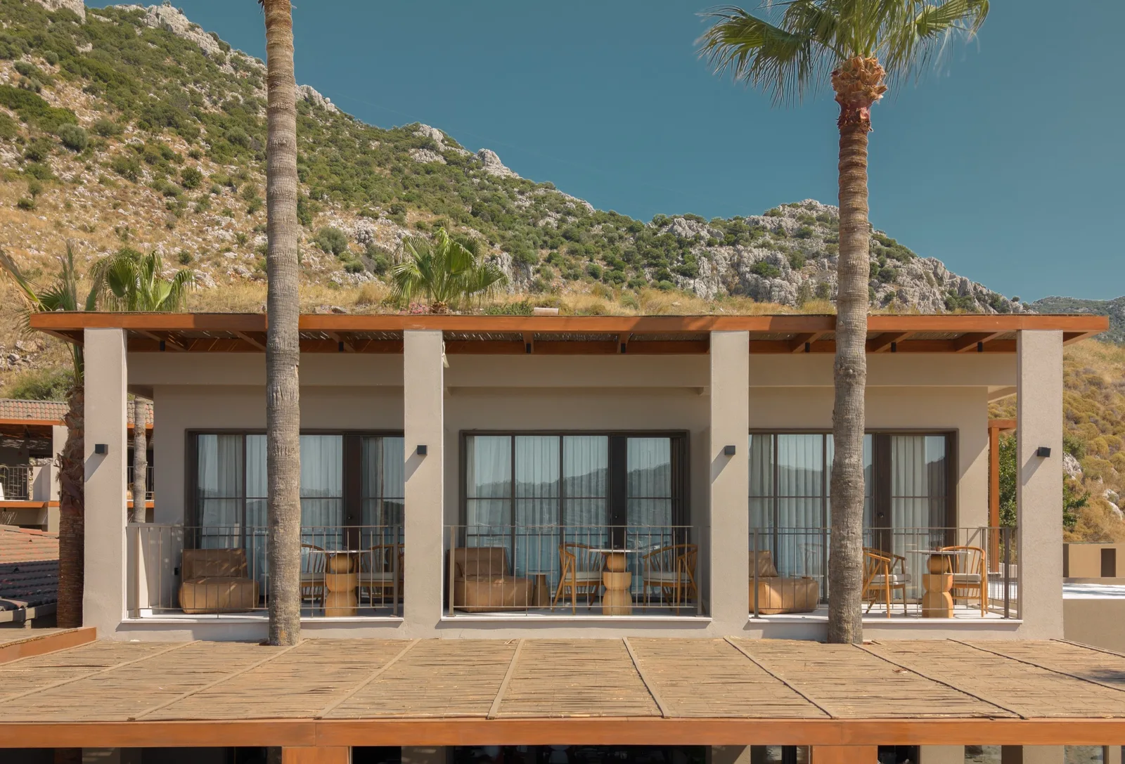 OUMU Family Suite — Oumu Beach House